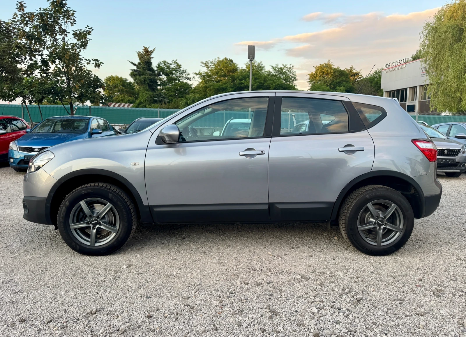 Nissan Qashqai 2.0i 4х4 ТОП СЪСТОЯНИЕ !!! - изображение 2
