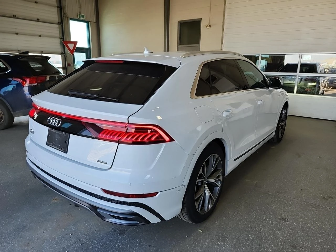 Audi Q8 Technik* Sline* Matrix* Distr* B&O* Масаж* 360*  - изображение 3
