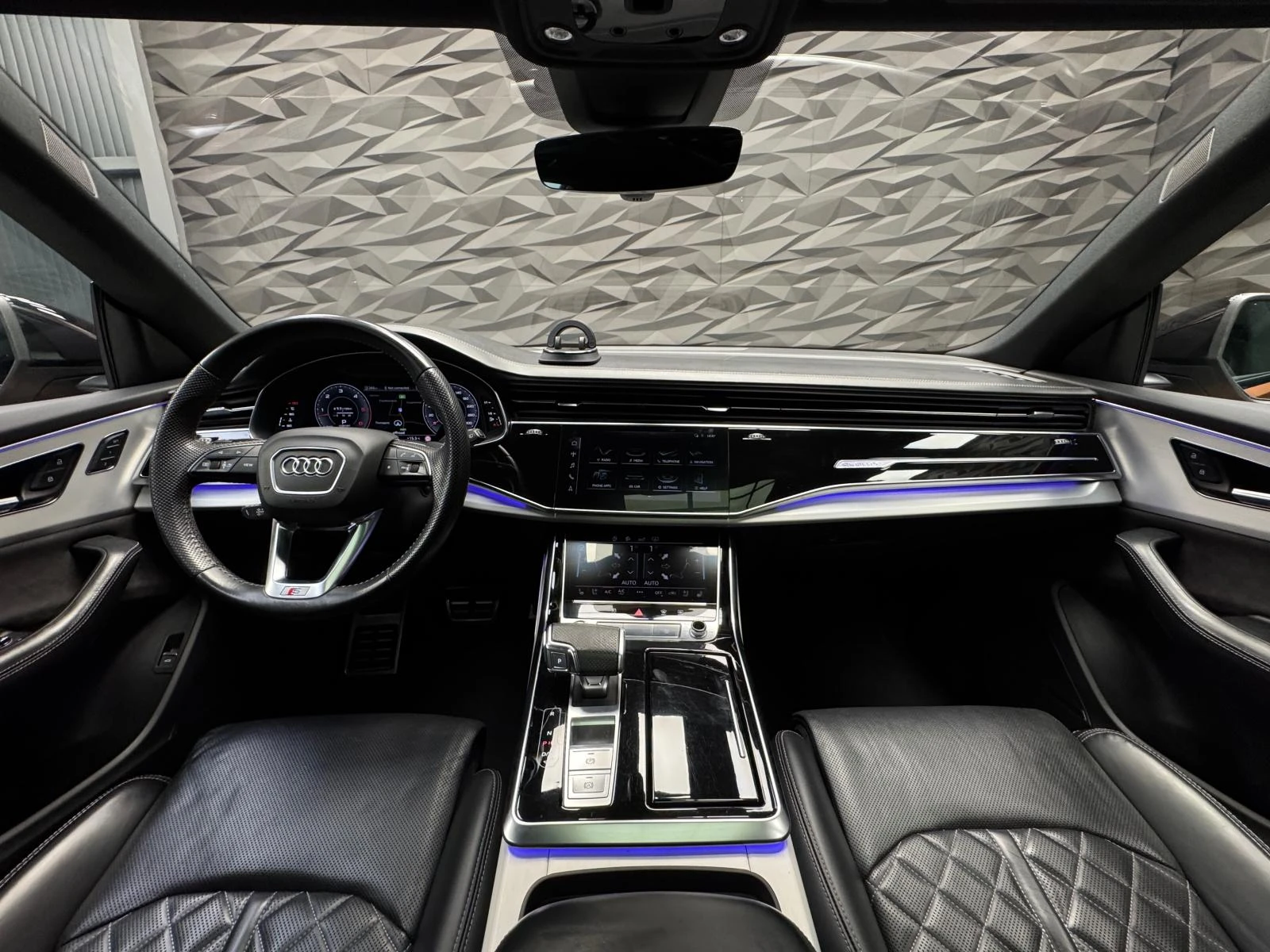 Audi Q8 50TDI Quattro S-line* Matrix* B&O* 360 Camera Pano - изображение 5