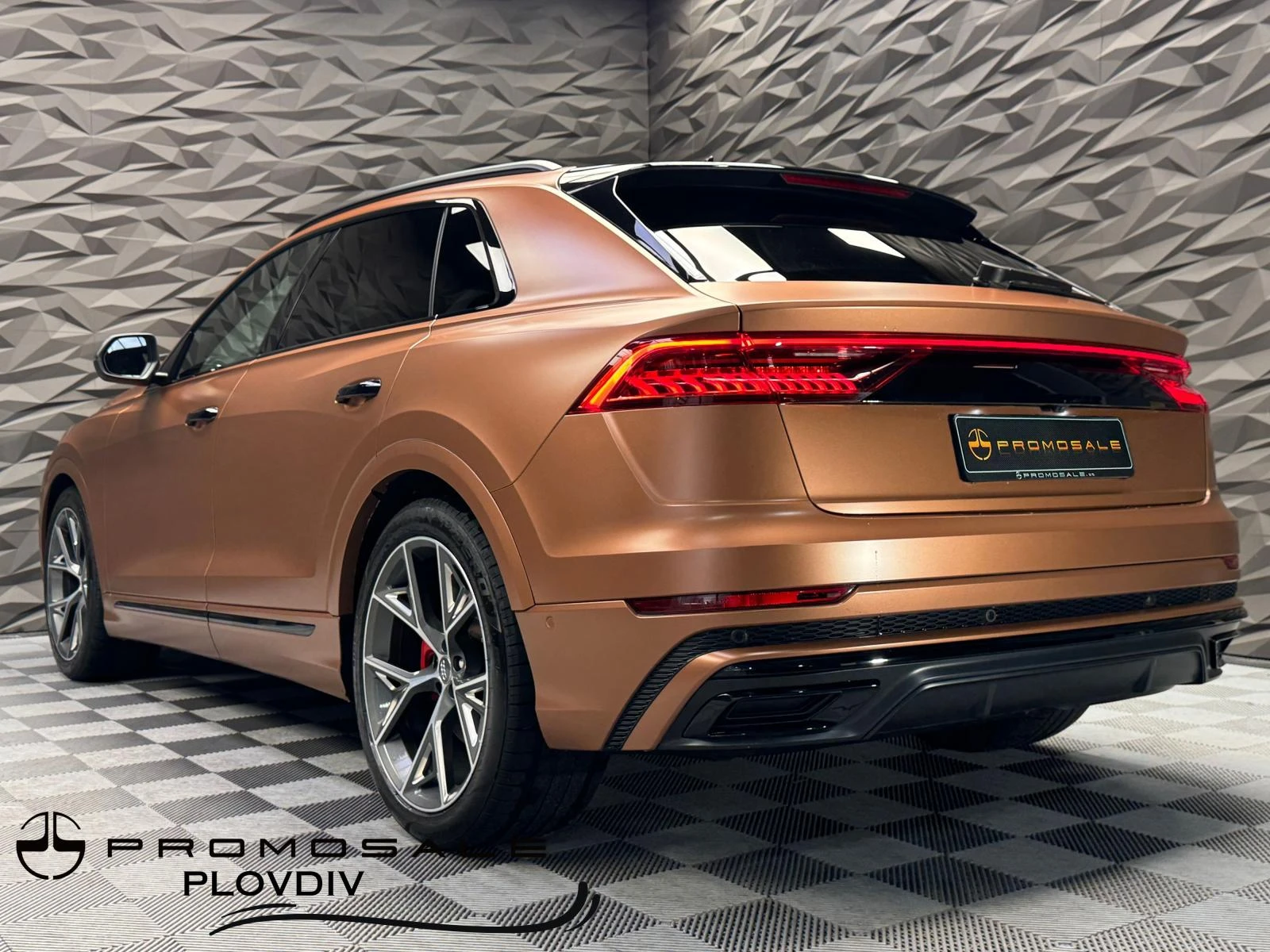 Audi Q8 50TDI Quattro S-line* Matrix* B&O* 360 Camera Pano - изображение 3