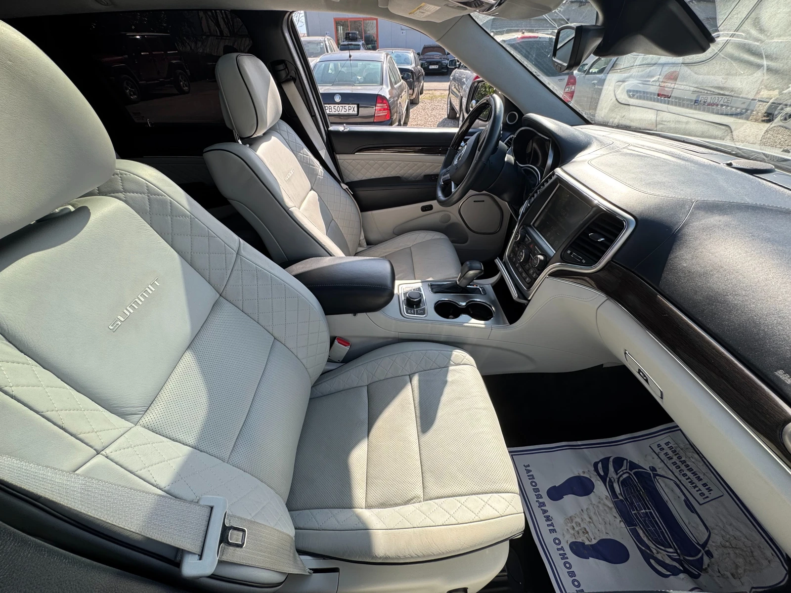 Jeep Grand cherokee Summit 5.7 SkyGray Quadra-Drive, снимка 15 - Автомобили и джипове - 53818304