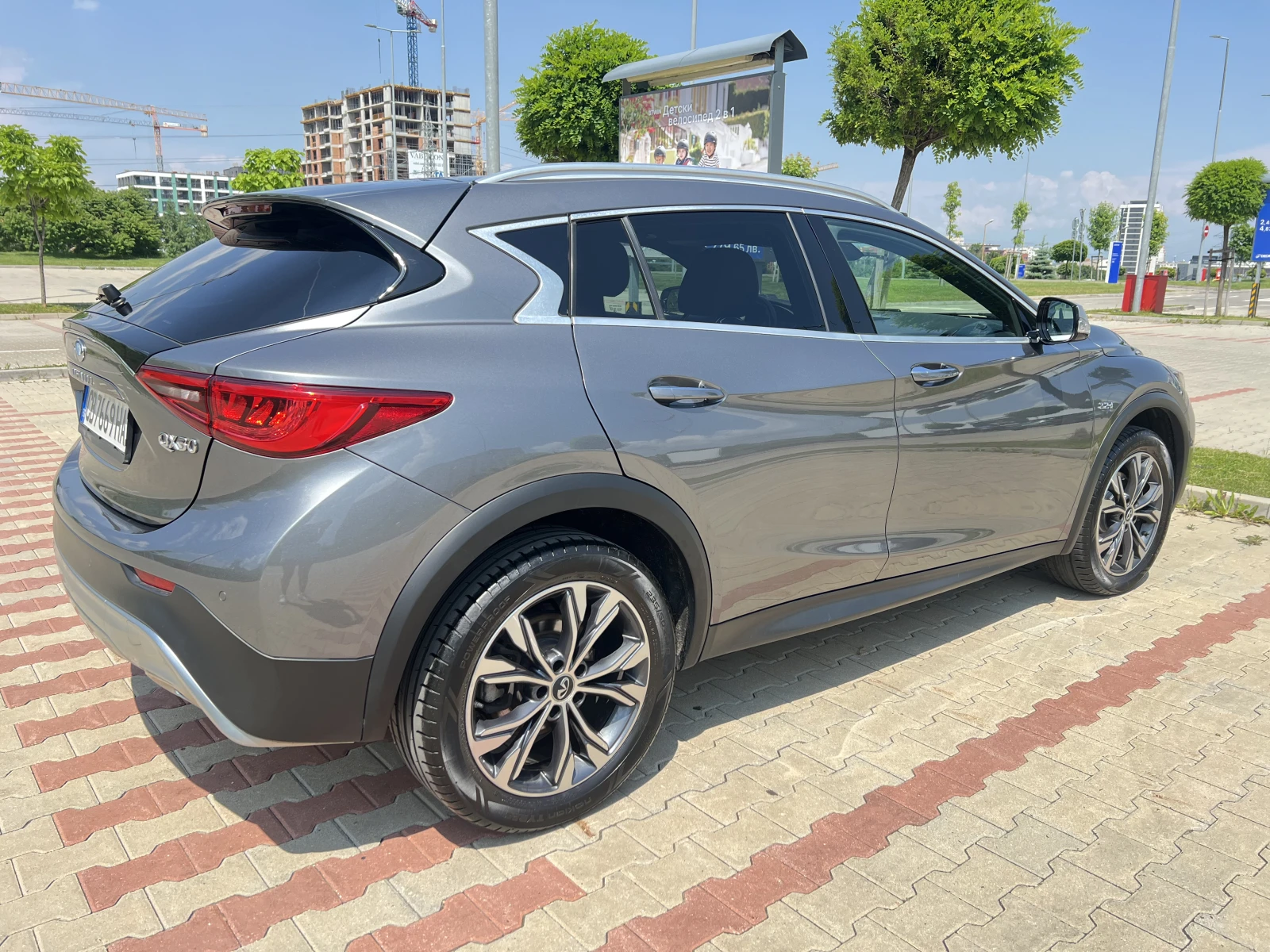 Infiniti QX30 2.2 D Панорамен покрив , 4х4, снимка 3 - Автомобили и джипове - 54802891