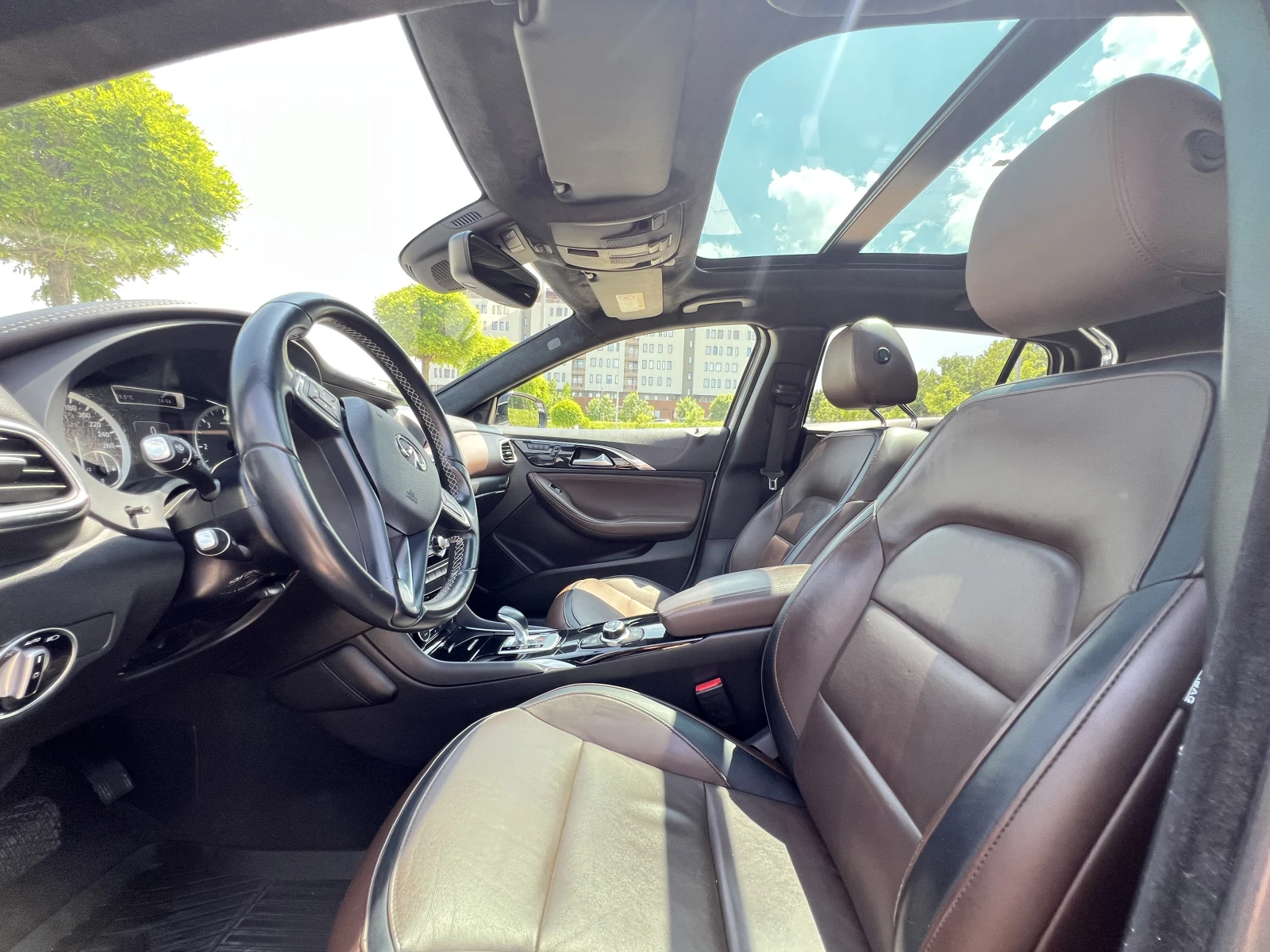 Infiniti QX30 2.2 D Панорамен покрив , 4х4, снимка 10 - Автомобили и джипове - 54802891