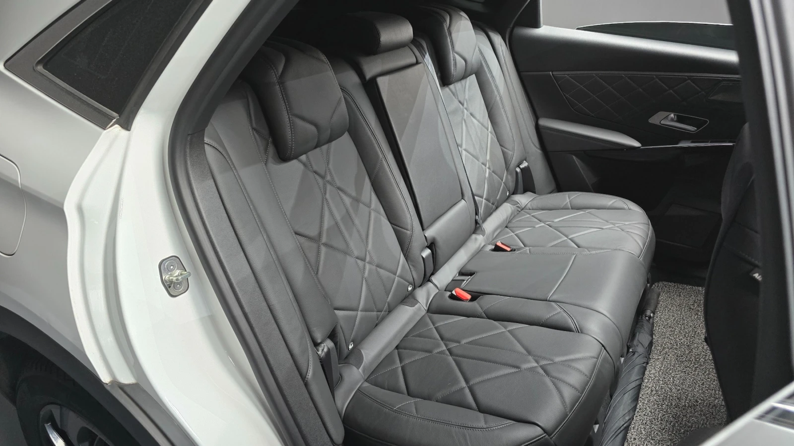 Citroen DS 7 Crossback 2.0 BlueHDi Grand Chic, снимка 9 - Автомобили и джипове - 54833465