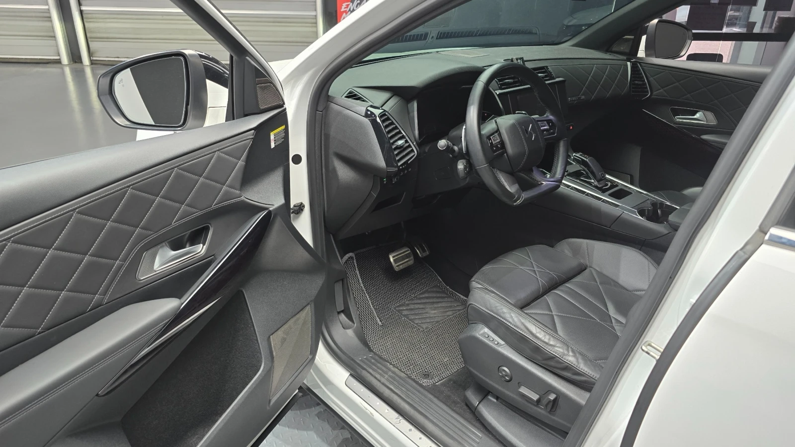 Citroen DS 7 Crossback 2.0 BlueHDi Grand Chic, снимка 4 - Автомобили и джипове - 54833465