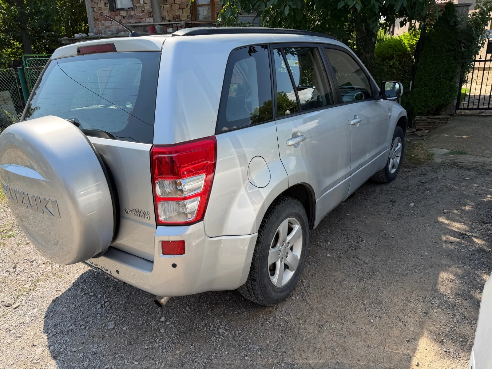 Suzuki Grand vitara 1.9 Dizel 4x4, снимка 3 - Автомобили и джипове - 55593868