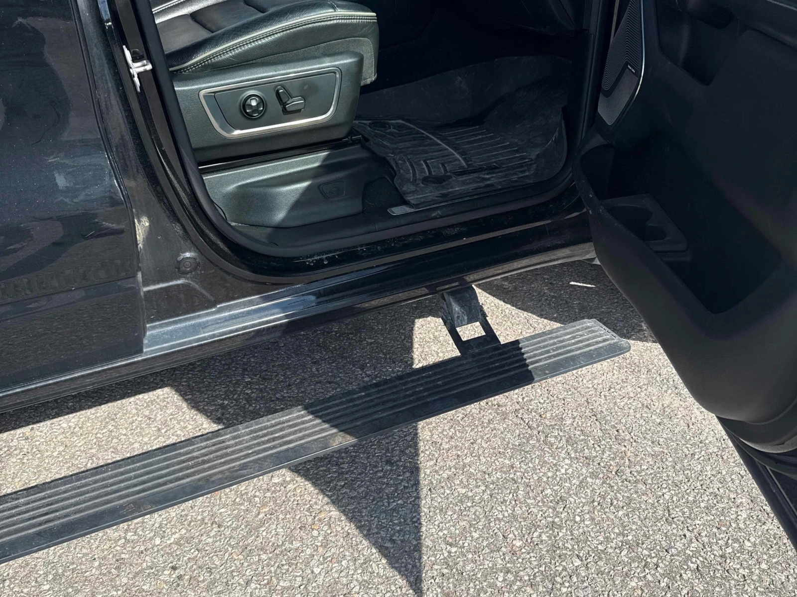 Dodge RAM 1500 * Limited * АВТОКРЕДИТ БЕЗ ПЪРВОНАЧАЛНА ВНОСКА* , снимка 12 - Автомобили и джипове - 55999372