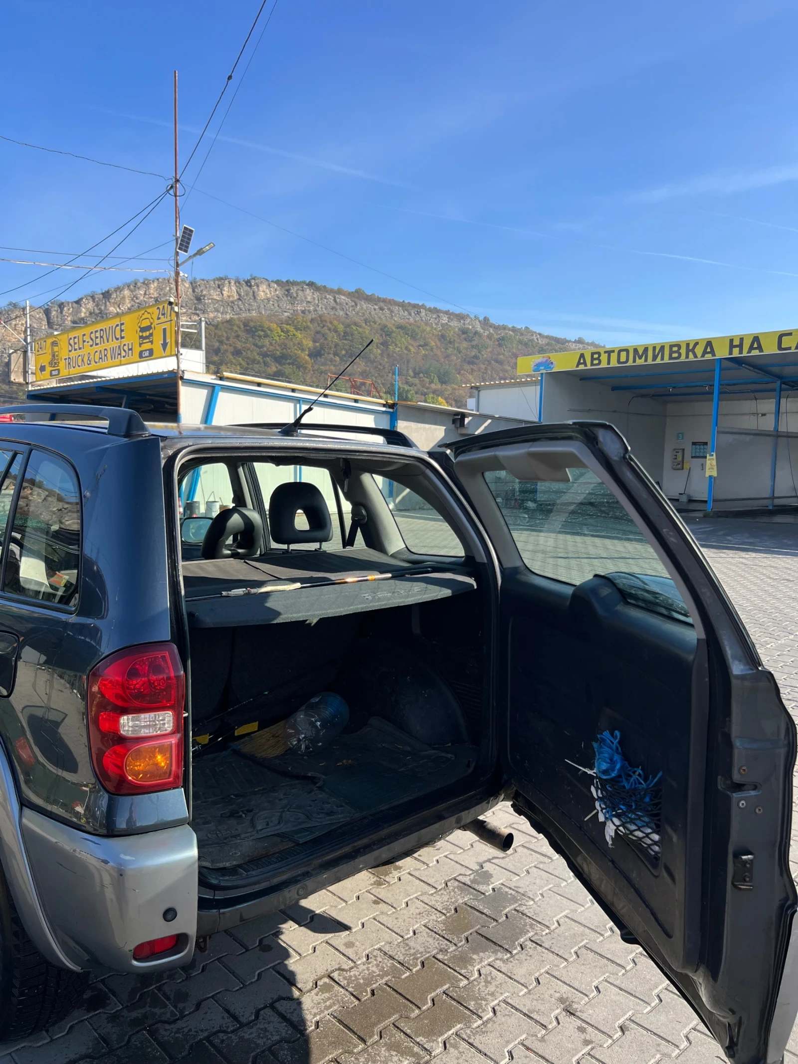 Toyota Rav4 2.0 D4D, снимка 7 - Автомобили и джипове - 56642360
