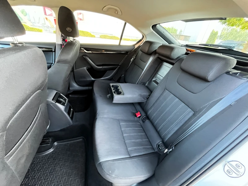 Skoda Octavia 1.6 TDI STYLE, снимка 17 - Автомобили и джипове - 52337676