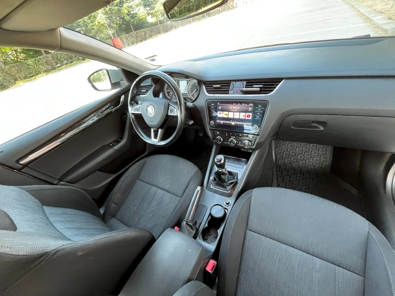 Skoda Octavia 1.6 TDI STYLE, снимка 13 - Автомобили и джипове - 52337676