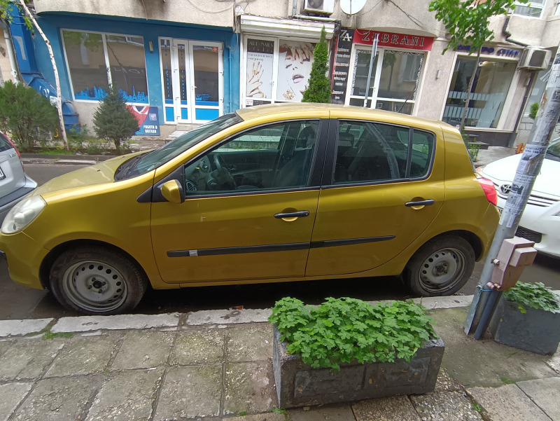 Renault Clio 3, снимка 2 - Автомобили и джипове - 45978780