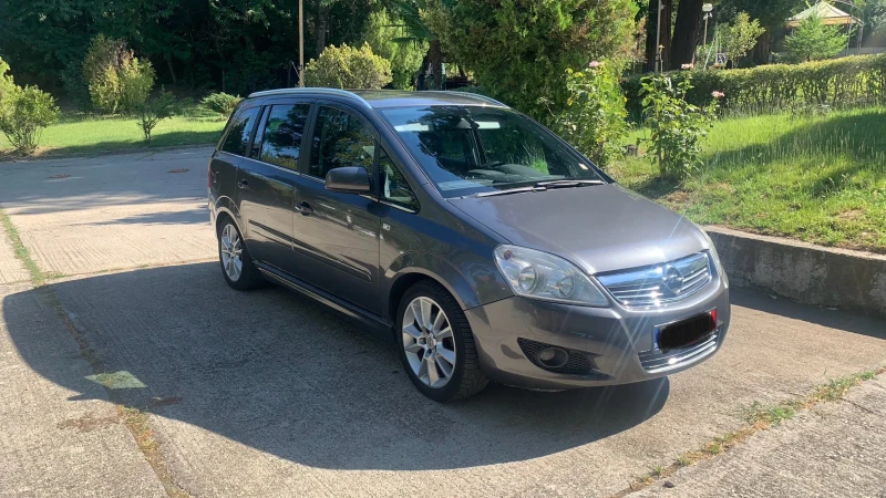 Opel Zafira 1.8 cosmo фабрична газ , снимка 1 - Автомобили и джипове - 46871697