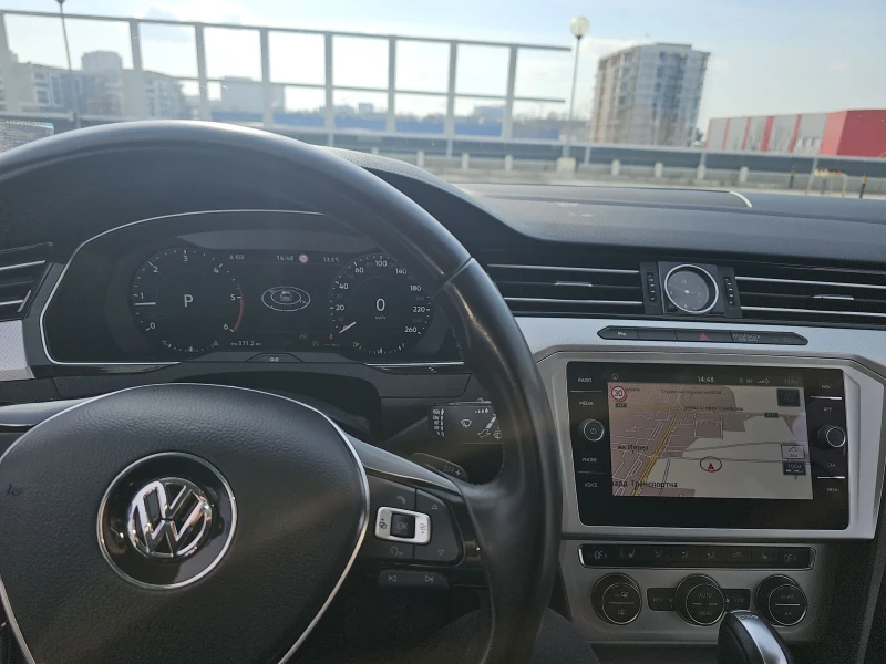 VW Passat, снимка 4 - Автомобили и джипове - 47425221