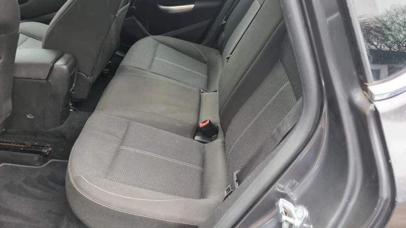 Opel Astra 1.6 SRI, снимка 8 - Автомобили и джипове - 51795137