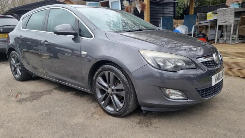 Opel Astra 1.6 SRI, снимка 10 - Автомобили и джипове - 51795137