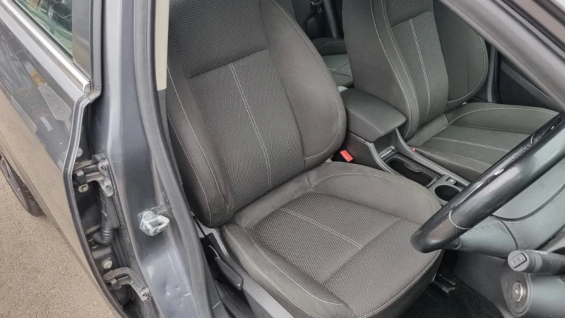 Opel Astra 1.6 SRI, снимка 6 - Автомобили и джипове - 51795137