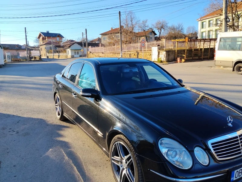 Mercedes-Benz E 320, снимка 5 - Автомобили и джипове - 52866312