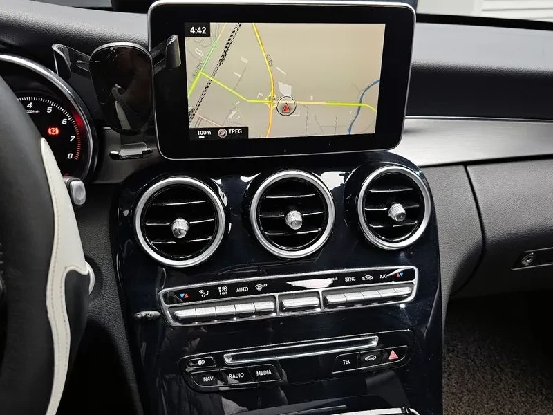 Mercedes-Benz C 180, снимка 14 - Автомобили и джипове - 52825118