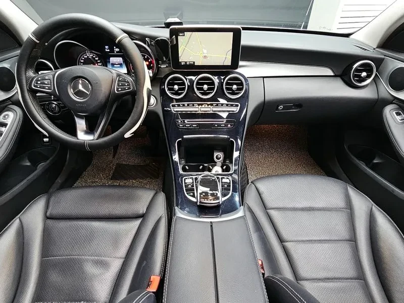 Mercedes-Benz C 180, снимка 7 - Автомобили и джипове - 52825118