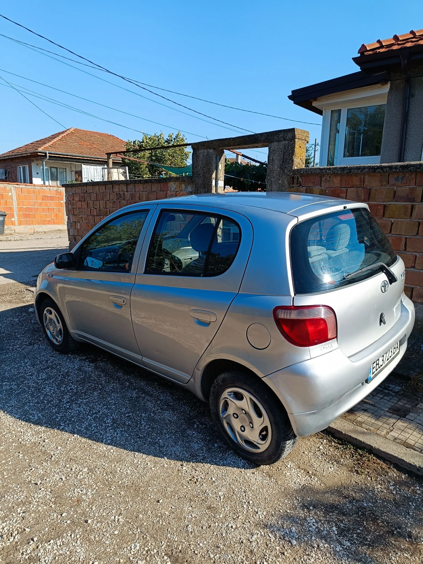 Toyota Yaris 1.0 - изображение 6