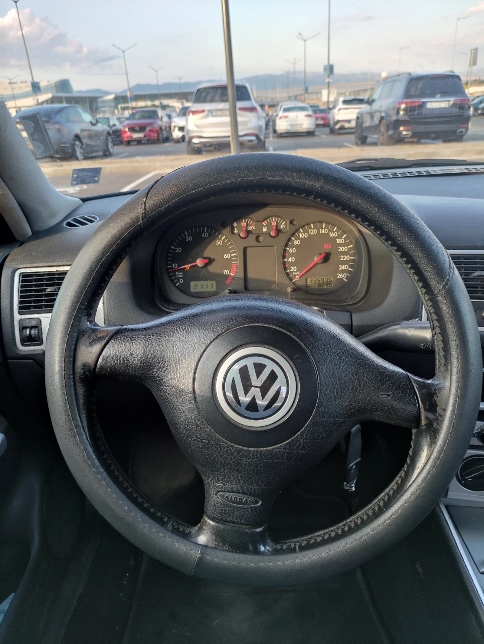 VW Golf 1.6 - изображение 9