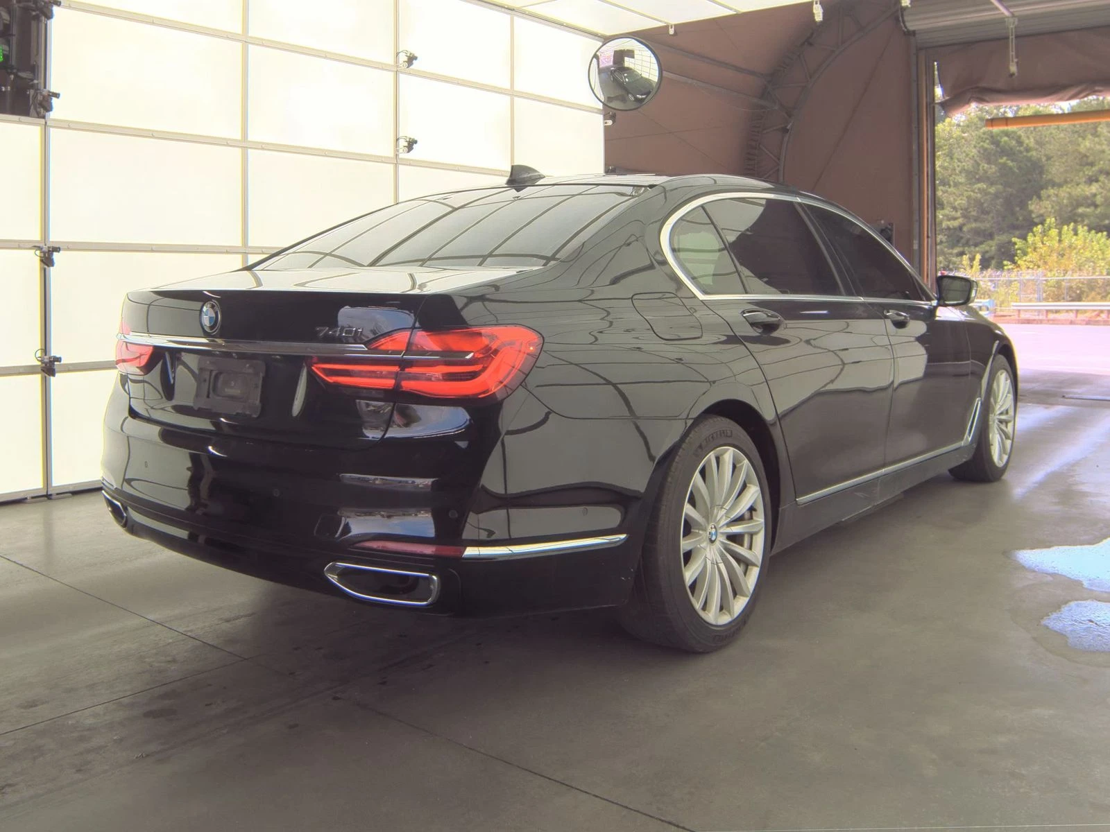 BMW 740 ДИГИТАЛНО* ТАБЛО* ПОДГРЕВ* 360КАМЕРА* ДИСТРОНИК* К - изображение 2