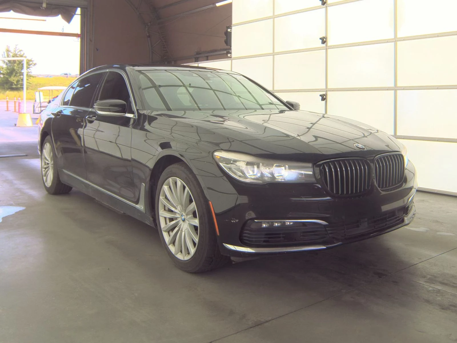 BMW 740 ДИГИТАЛНО* ТАБЛО* ПОДГРЕВ* 360КАМЕРА* ДИСТРОНИК* К - изображение 3