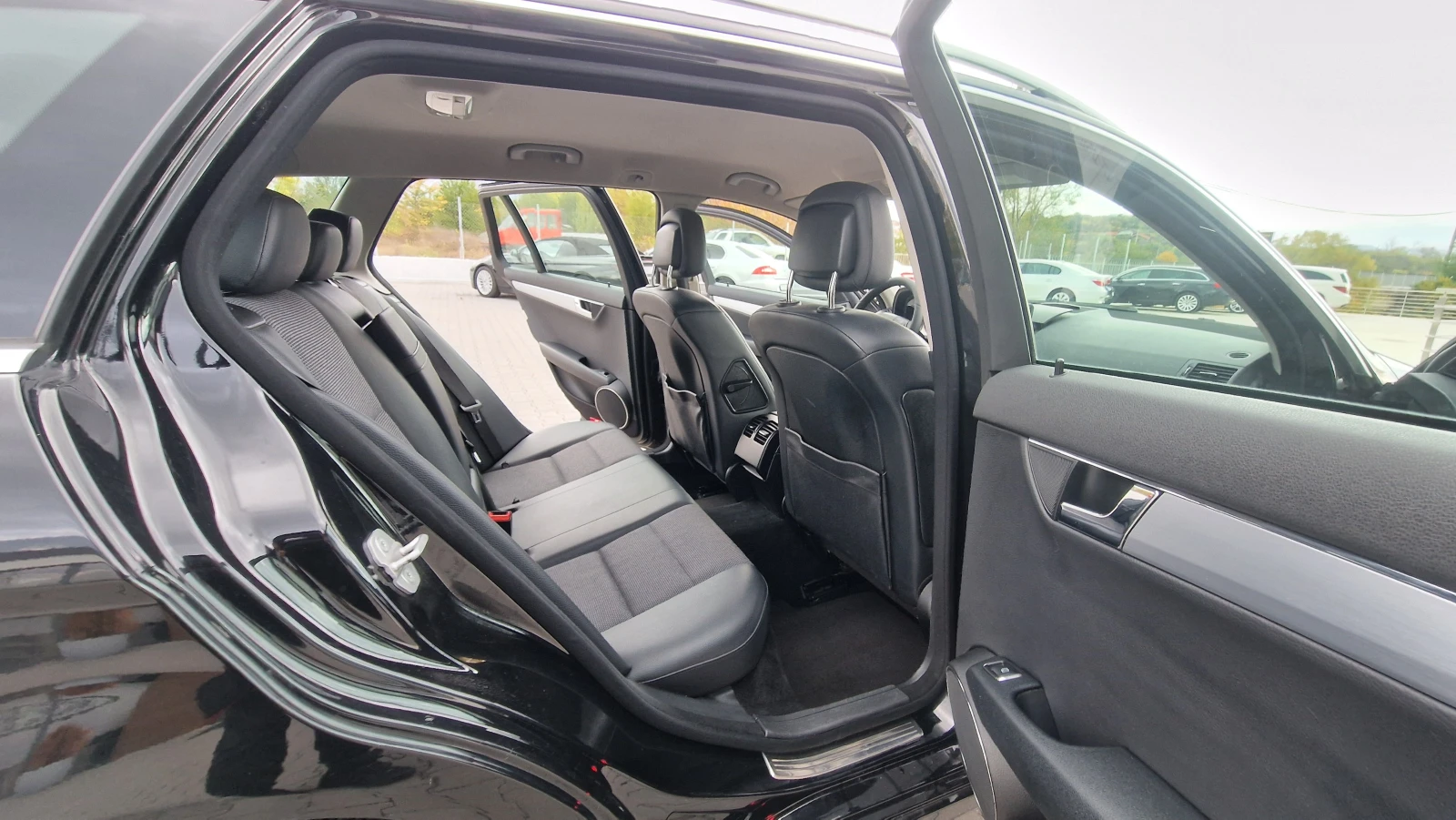 Mercedes-Benz C 250 ЛИЗИНГ | Mobile.bg — изображение 12