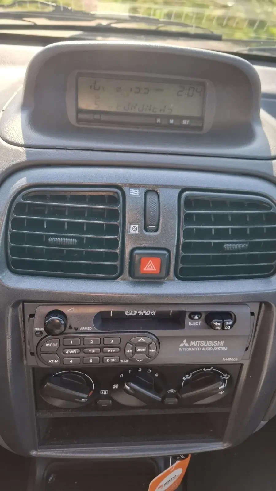 Mitsubishi Space star 1.3 82кс, снимка 13 - Автомобили и джипове - 53818143