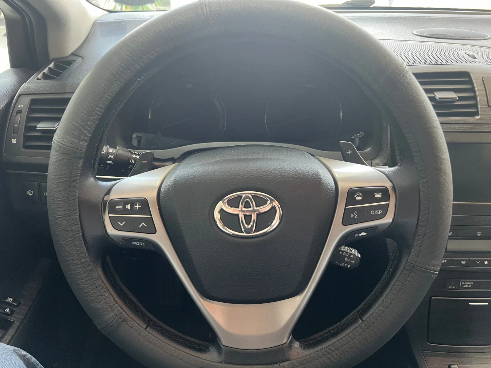 Toyota Avensis 2.2 D-CAT, снимка 10 - Автомобили и джипове - 53996287