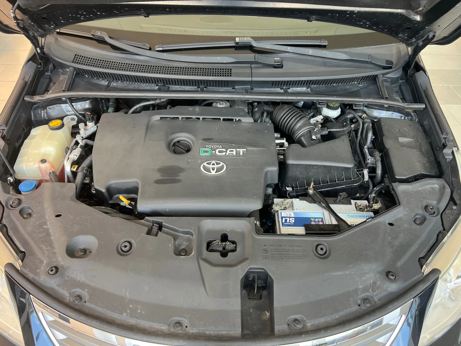 Toyota Avensis 2.2 D-CAT, снимка 16 - Автомобили и джипове - 53996287