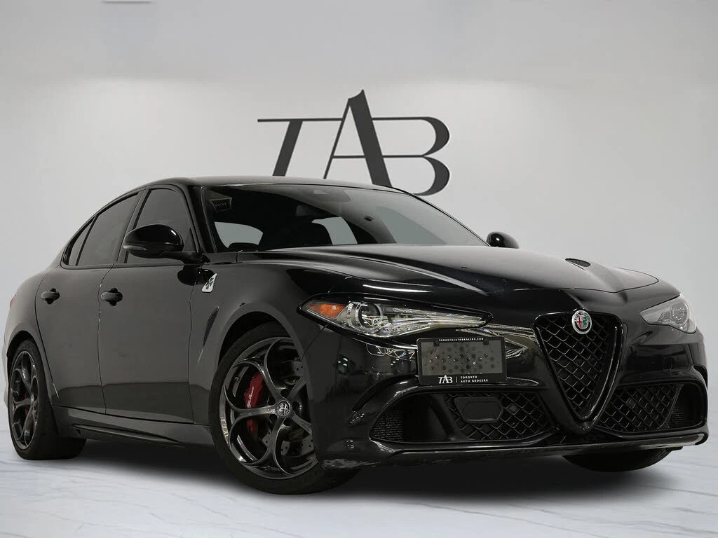 Alfa Romeo Giulia Quadrifoglio RWD * DIS * HARMAN KARDON * ПОДГРЕВИ , снимка 3 - Автомобили и джипове - 54882532