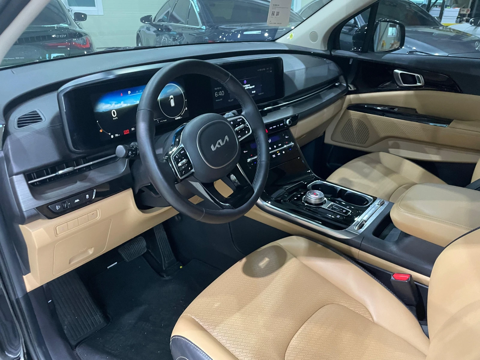 Kia Carnival 2.2 CRDi ! Noblesse ! 8+ 1 ! , снимка 8 - Автомобили и джипове - 54943227