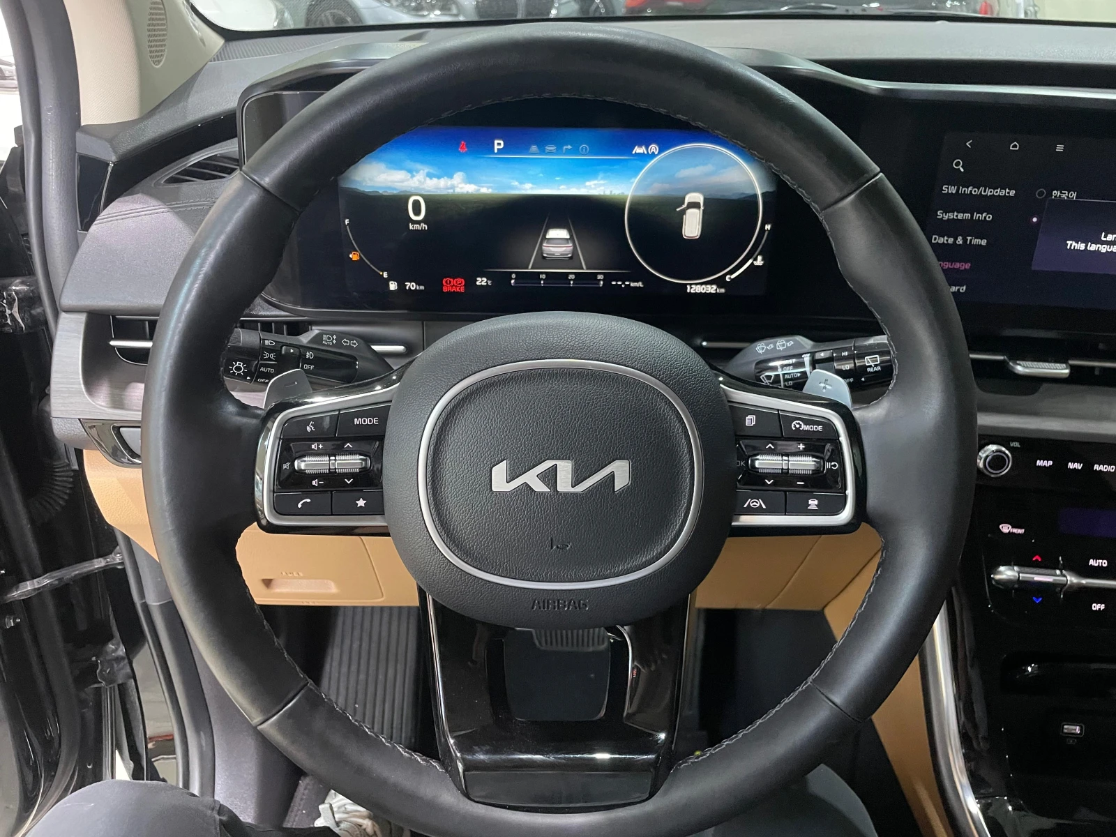 Kia Carnival 2.2 CRDi ! Noblesse ! 8+ 1 ! , снимка 14 - Автомобили и джипове - 54943227