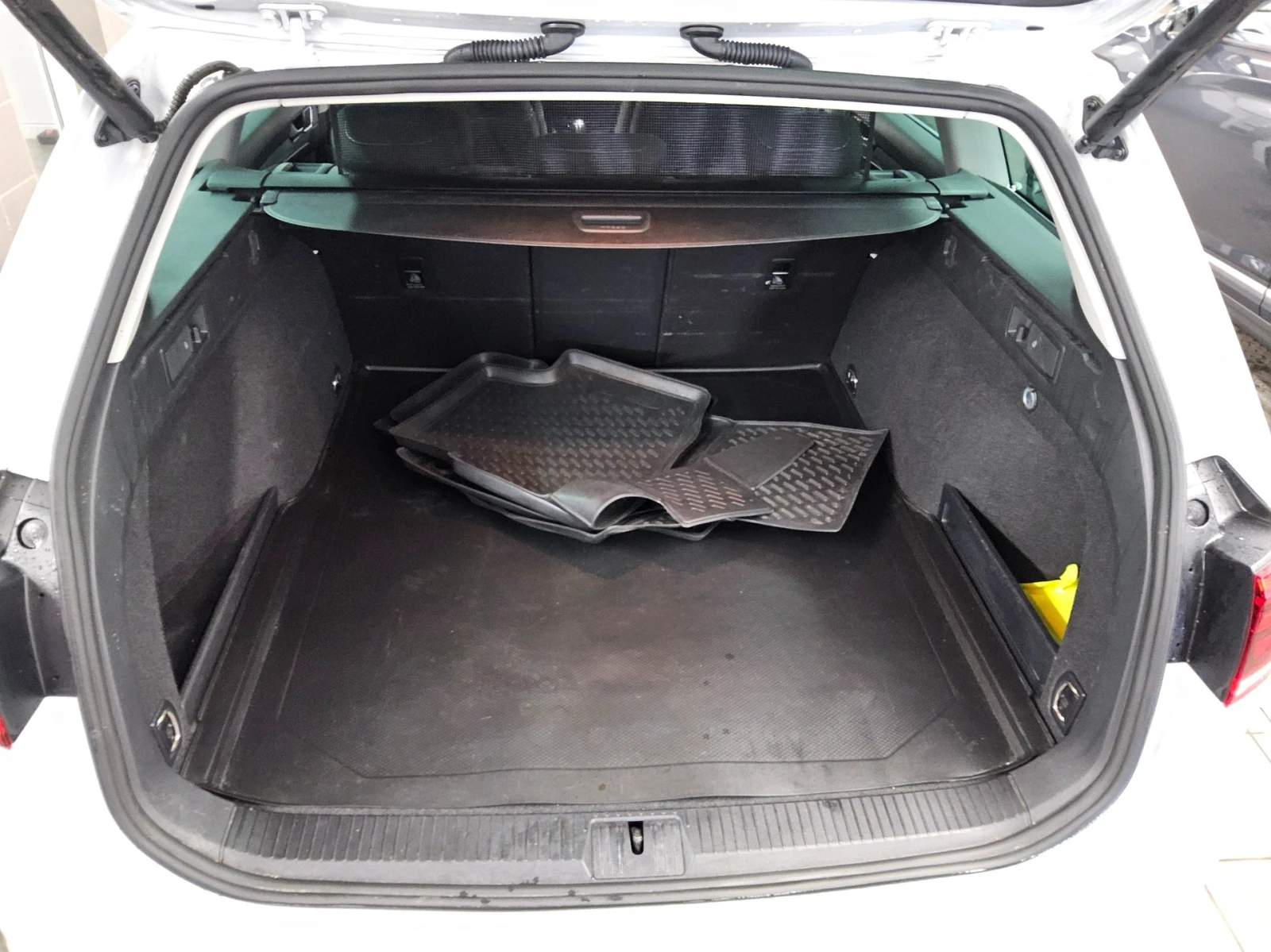 VW Passat Variant 2.0 TDI Business Navi LED DC RFK, снимка 11 - Автомобили и джипове - 55596705