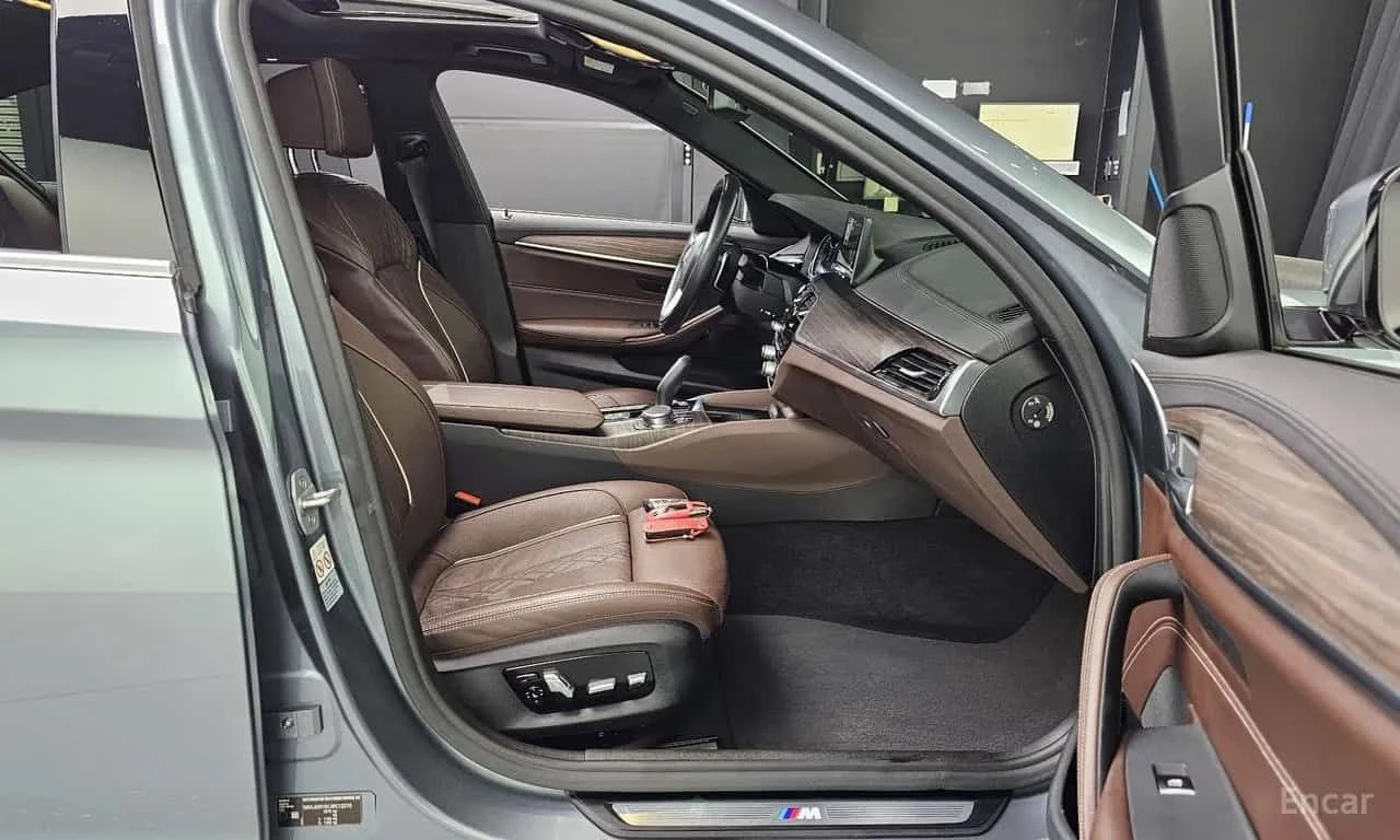 BMW 530 530i xDrive M Sport Package Plus, снимка 12 - Автомобили и джипове - 55725997