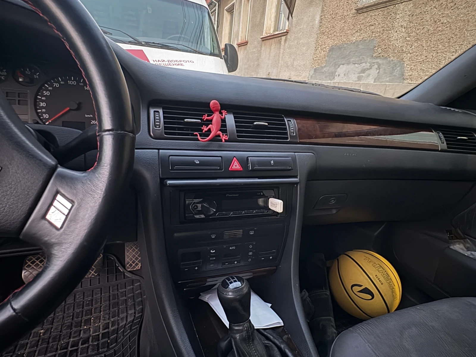 Audi A6 1.9 TDi, снимка 4 - Автомобили и джипове - 55777960