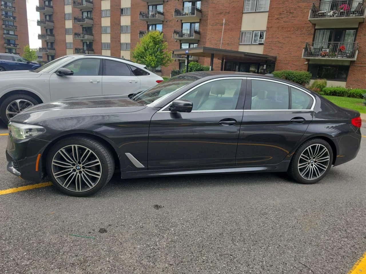BMW 530 xDrive * CARFAX * ОПЦИЯ ЗА ФИНАНСИРАНЕ, снимка 2 - Автомобили и джипове - 55798595