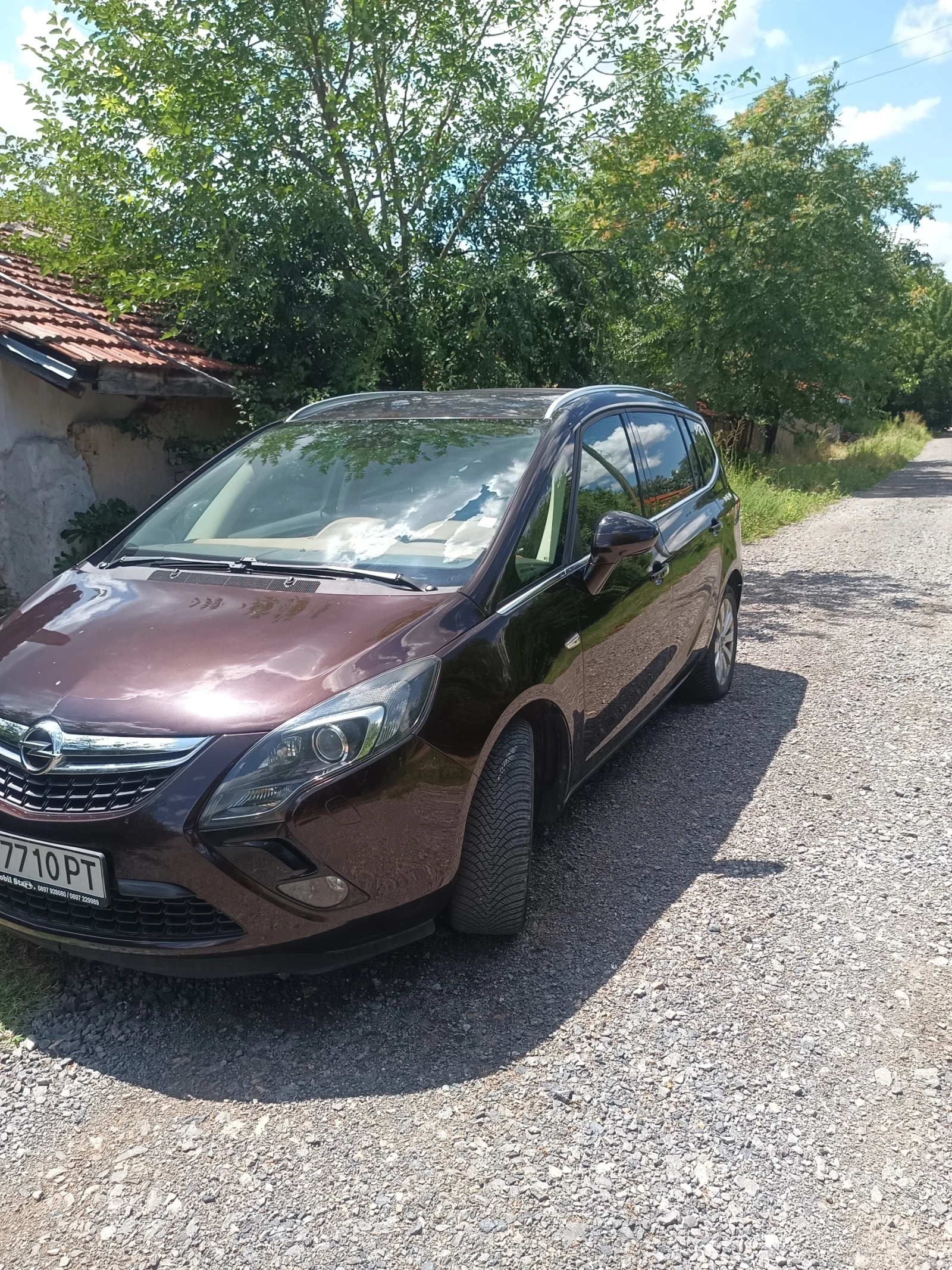 Opel Zafira Tourer 2.0CDTI, снимка 2 - Автомобили и джипове - 56074394