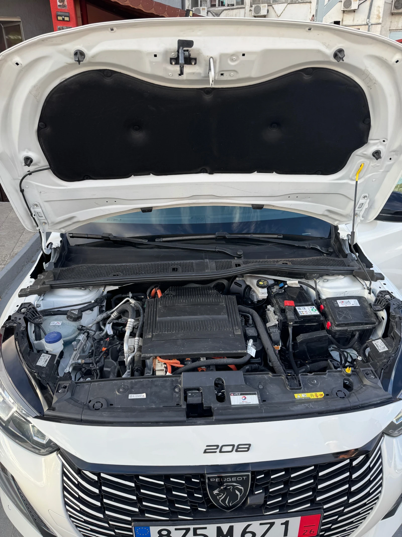 Peugeot 208, снимка 9 - Автомобили и джипове - 56210750