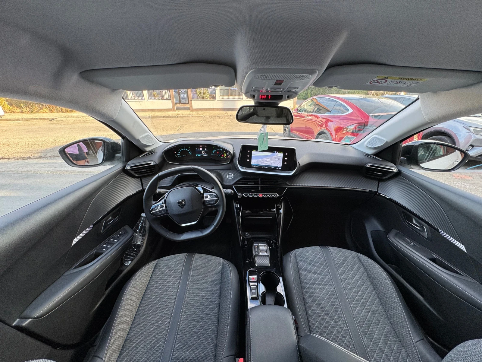 Peugeot 208, снимка 5 - Автомобили и джипове - 56210750