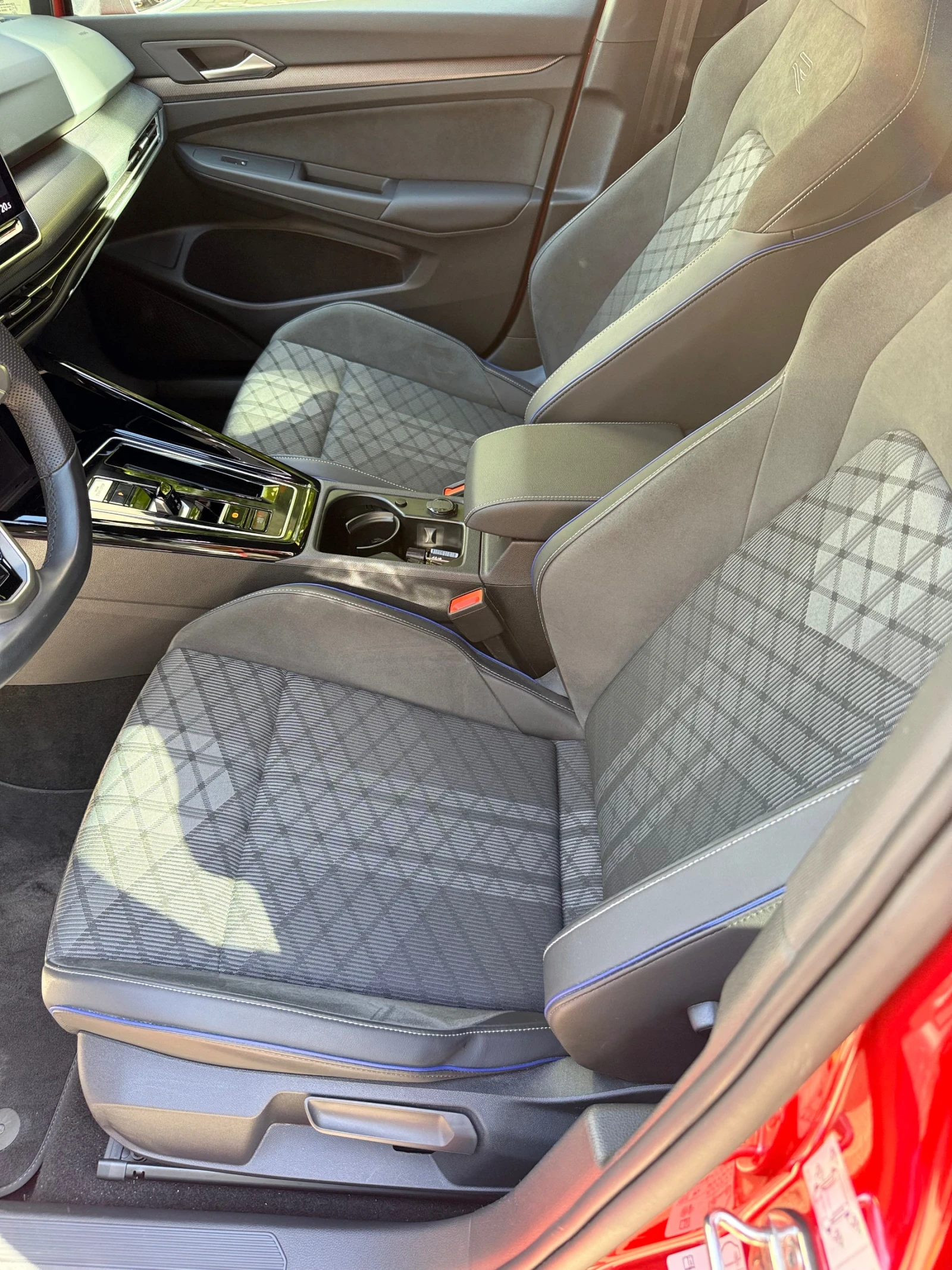 VW Golf 2.0TDI/R-Line Plus/DSG7, снимка 8 - Автомобили и джипове - 56453183