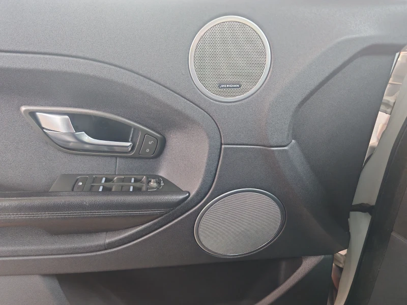 Land Rover Range Rover Evoque 2.2TDI 4x4, снимка 14 - Автомобили и джипове - 52618616