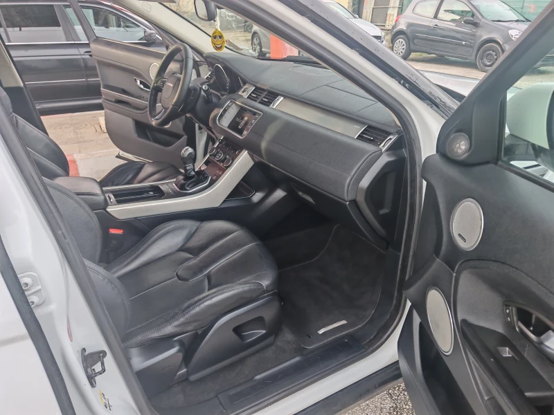 Land Rover Range Rover Evoque 2.2TDI 4x4, снимка 8 - Автомобили и джипове - 52618616