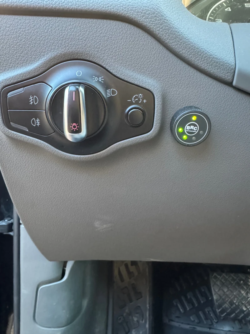 Audi Q5 2.0 TFSI с Газ, снимка 11 - Автомобили и джипове - 53502940