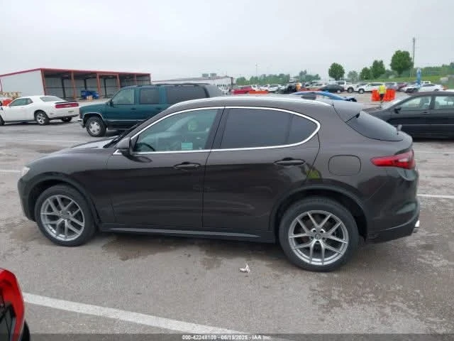 Alfa Romeo Stelvio TI AWD - изображение 8
