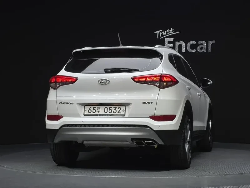 Hyundai Tucson 2.0 - САМО 30% АВАНС, снимка 4 - Автомобили и джипове - 56065854