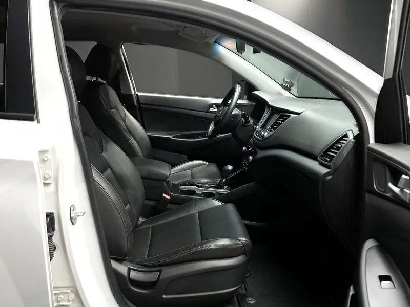 Hyundai Tucson 2.0 - САМО 30% АВАНС, снимка 10 - Автомобили и джипове - 56065854
