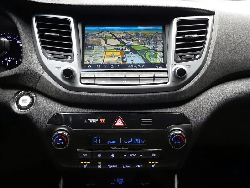 Hyundai Tucson 2.0 - САМО 30% АВАНС, снимка 14 - Автомобили и джипове - 56065854