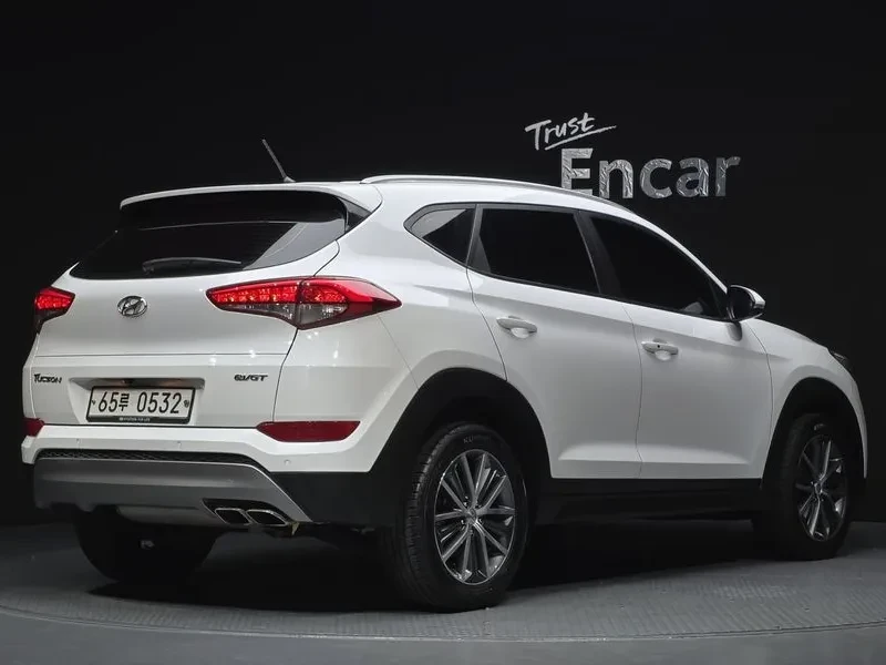 Hyundai Tucson 2.0 - САМО 30% АВАНС, снимка 2 - Автомобили и джипове - 56065854